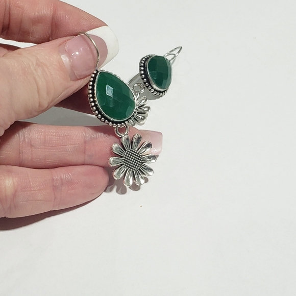 Emerald earrings, 925 silver emerald gemstone sunflower earrings - Picture 7 of 11